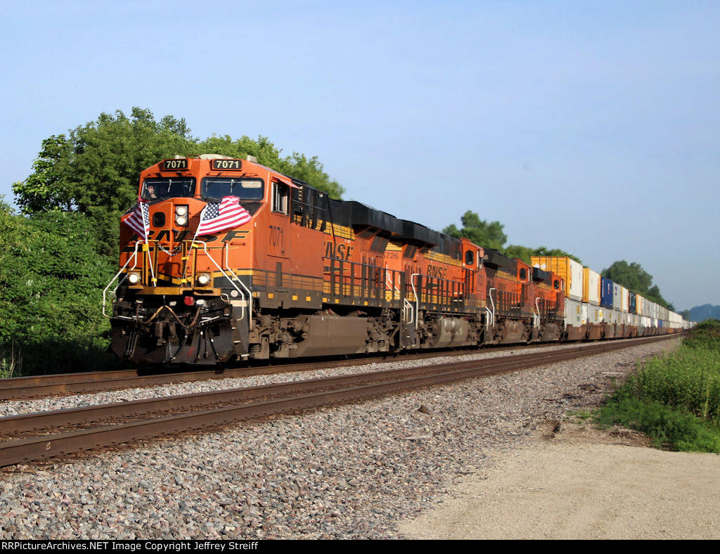 BNSF 7071